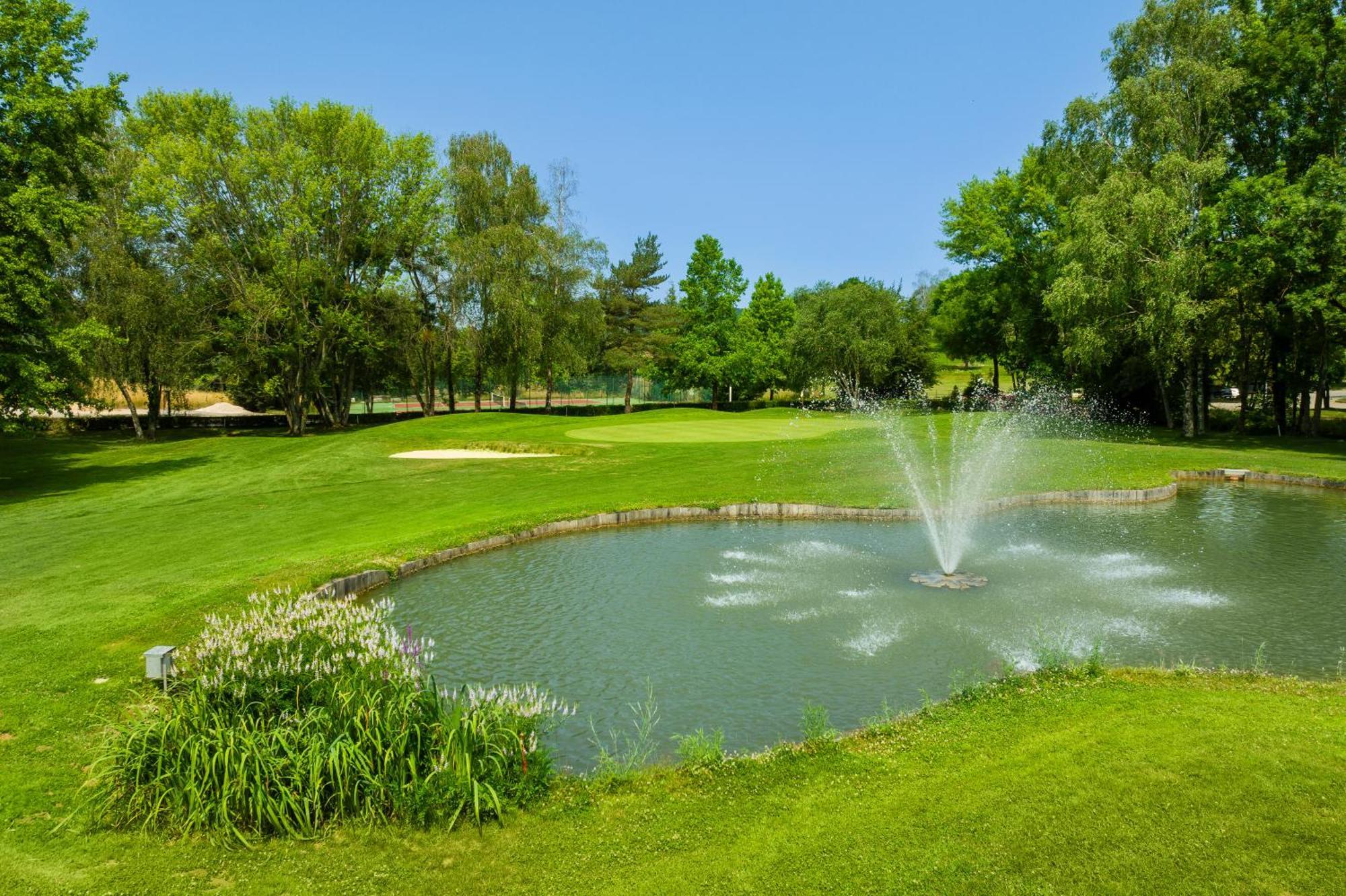 Golf Hotel Resort Du Val De Sorne Vernantois Exterior foto