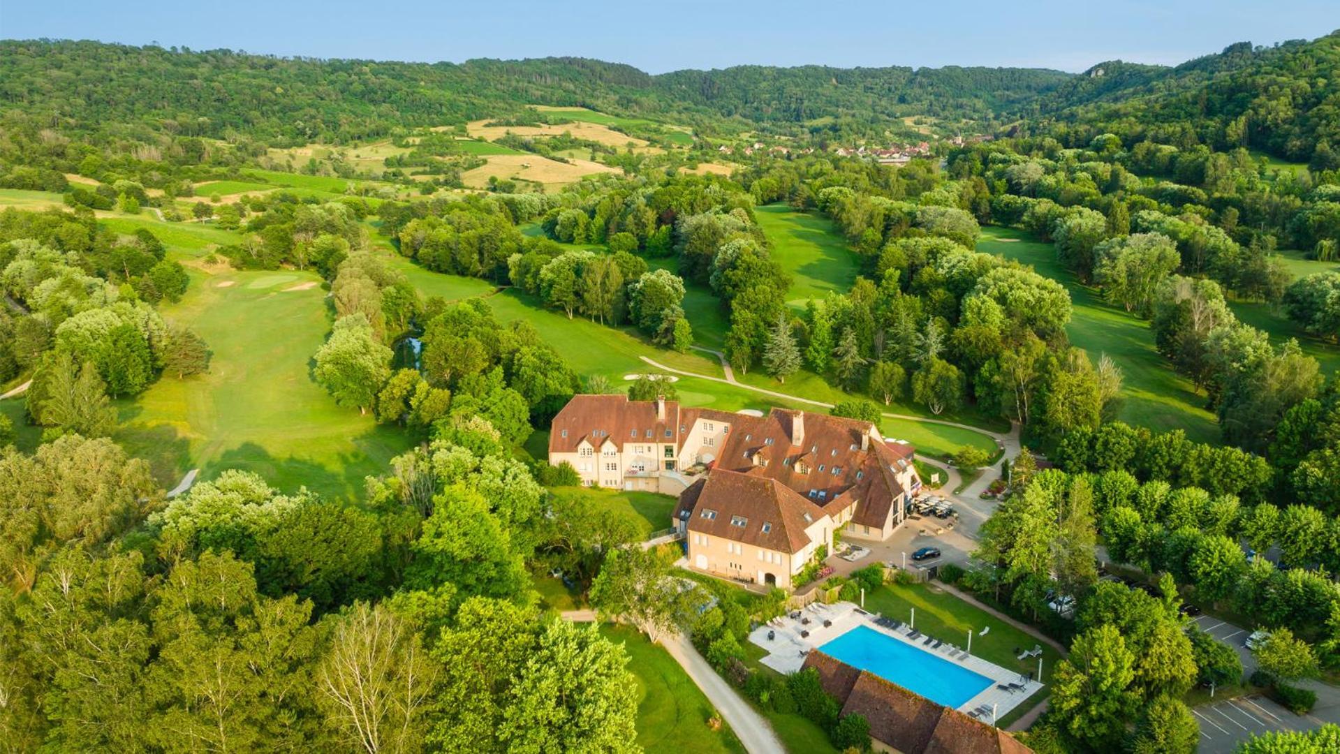 Golf Hotel Resort Du Val De Sorne Vernantois Exterior foto