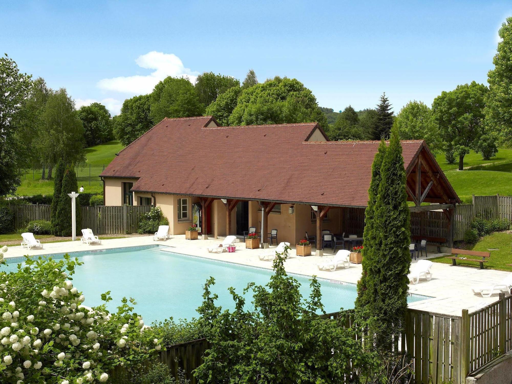 Golf Hotel Resort Du Val De Sorne Vernantois Exterior foto